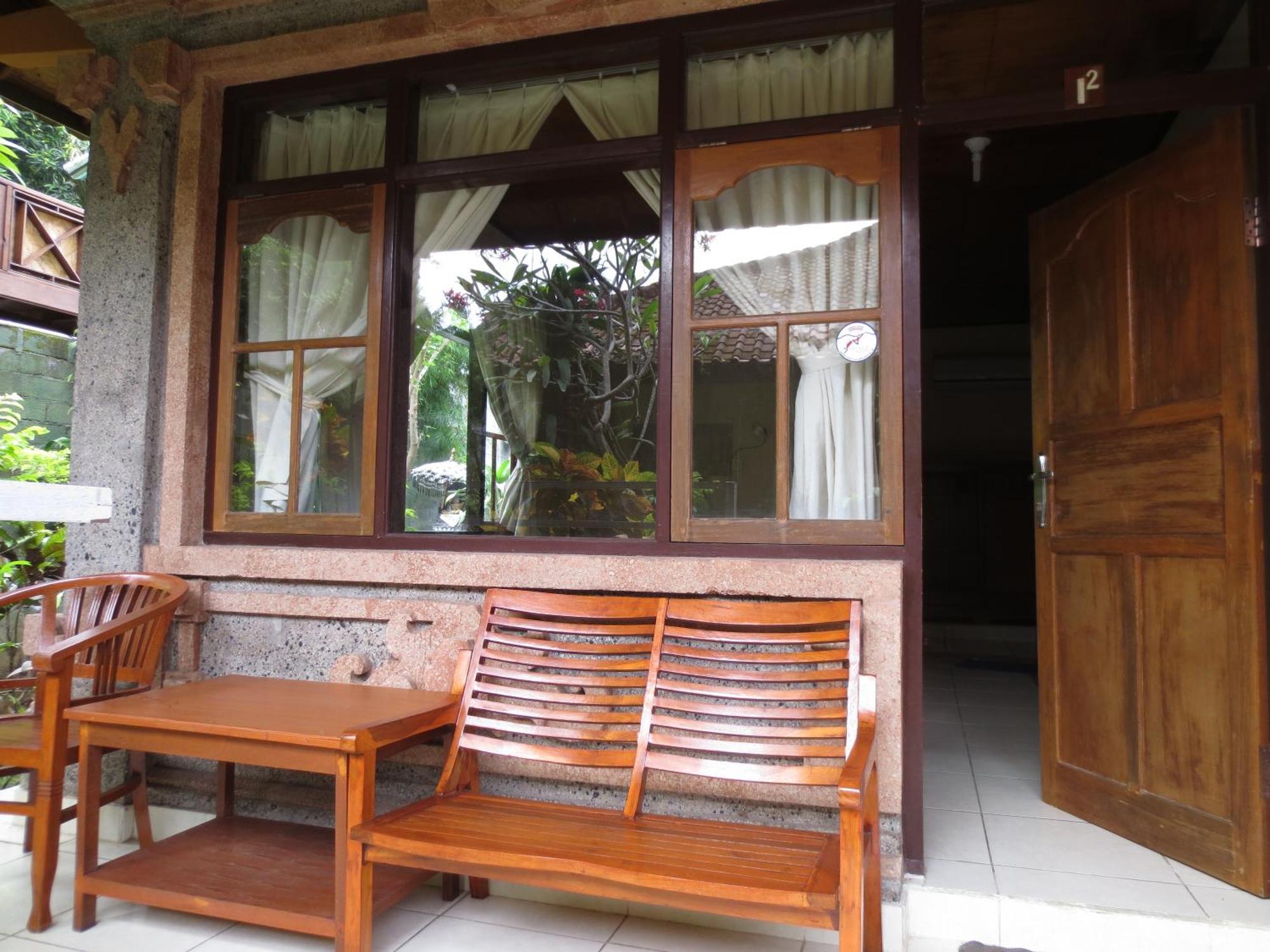 Paradise Palm Beach Bungalows And Dive Center Tulamben Extérieur photo