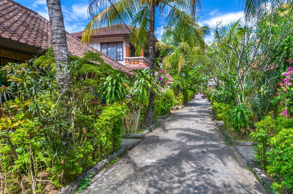 Paradise Palm Beach Bungalows And Dive Center Tulamben Extérieur photo
