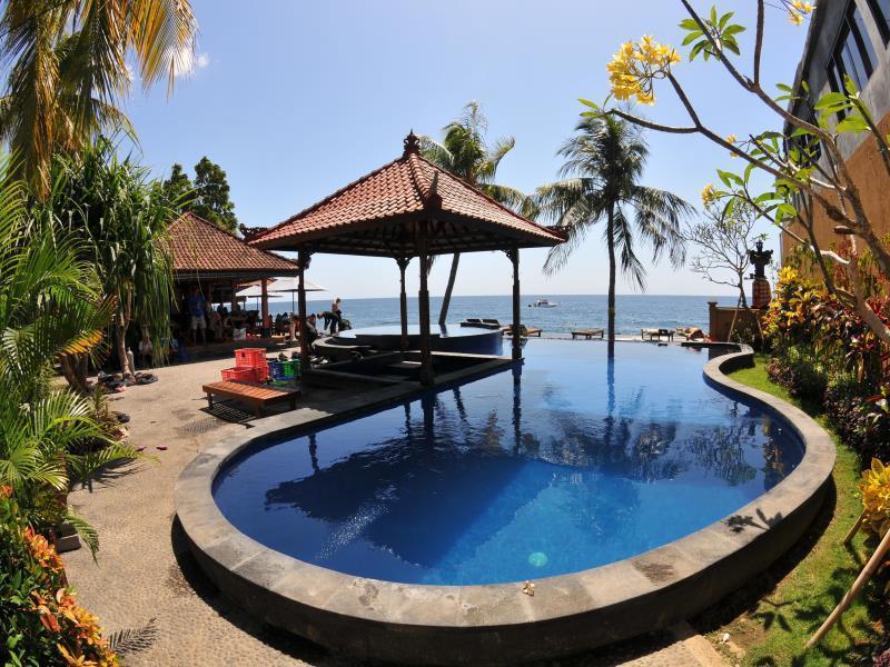 Paradise Palm Beach Bungalows And Dive Center Tulamben Extérieur photo